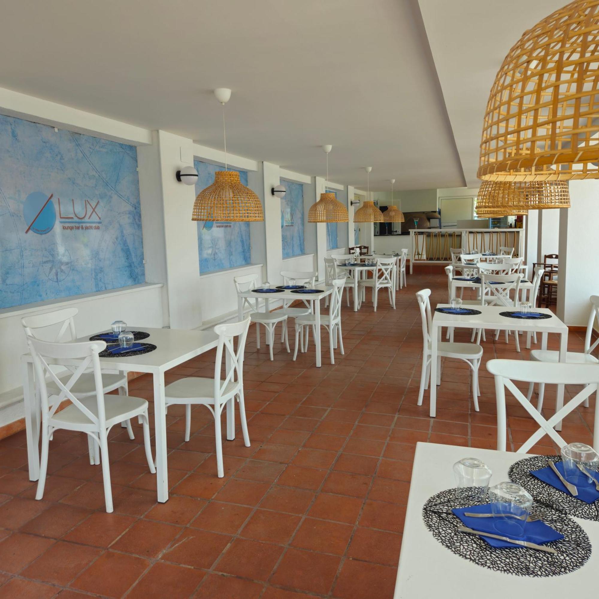 Casa Vacanze Lux By White Aparthotel I Casoni Exterior foto