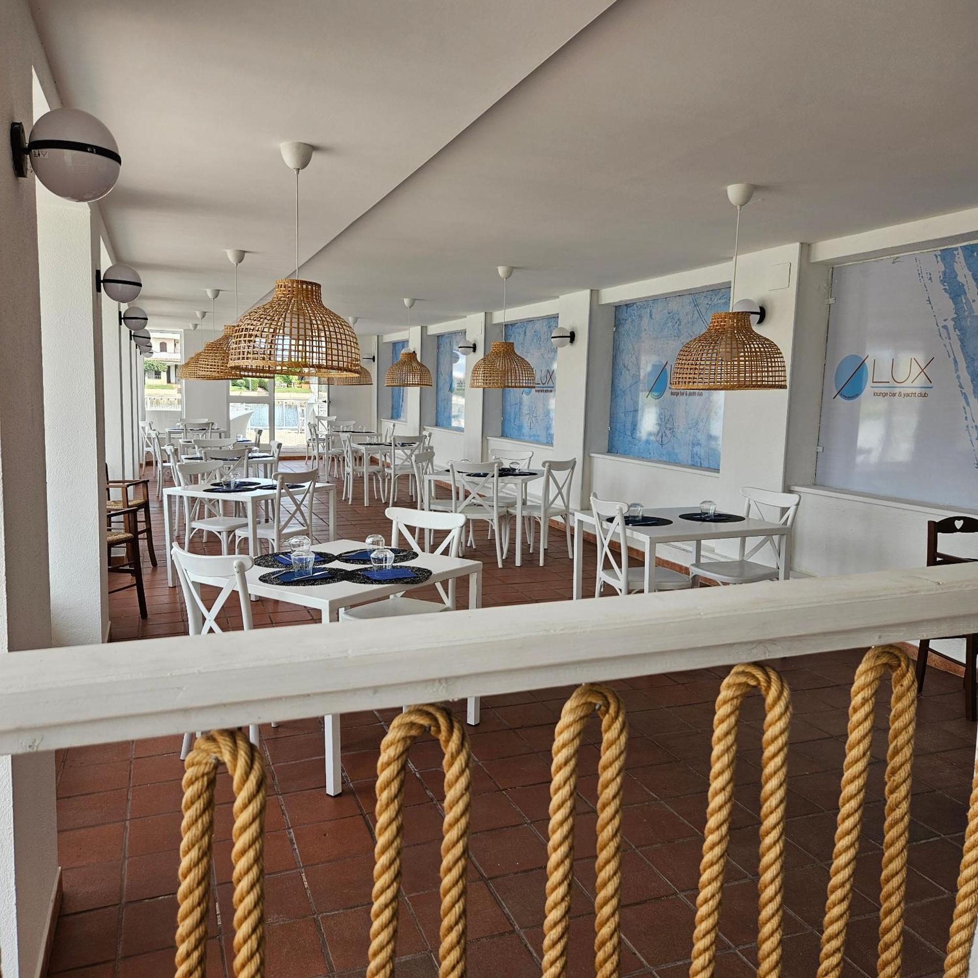 Casa Vacanze Lux By White Aparthotel I Casoni Exterior foto